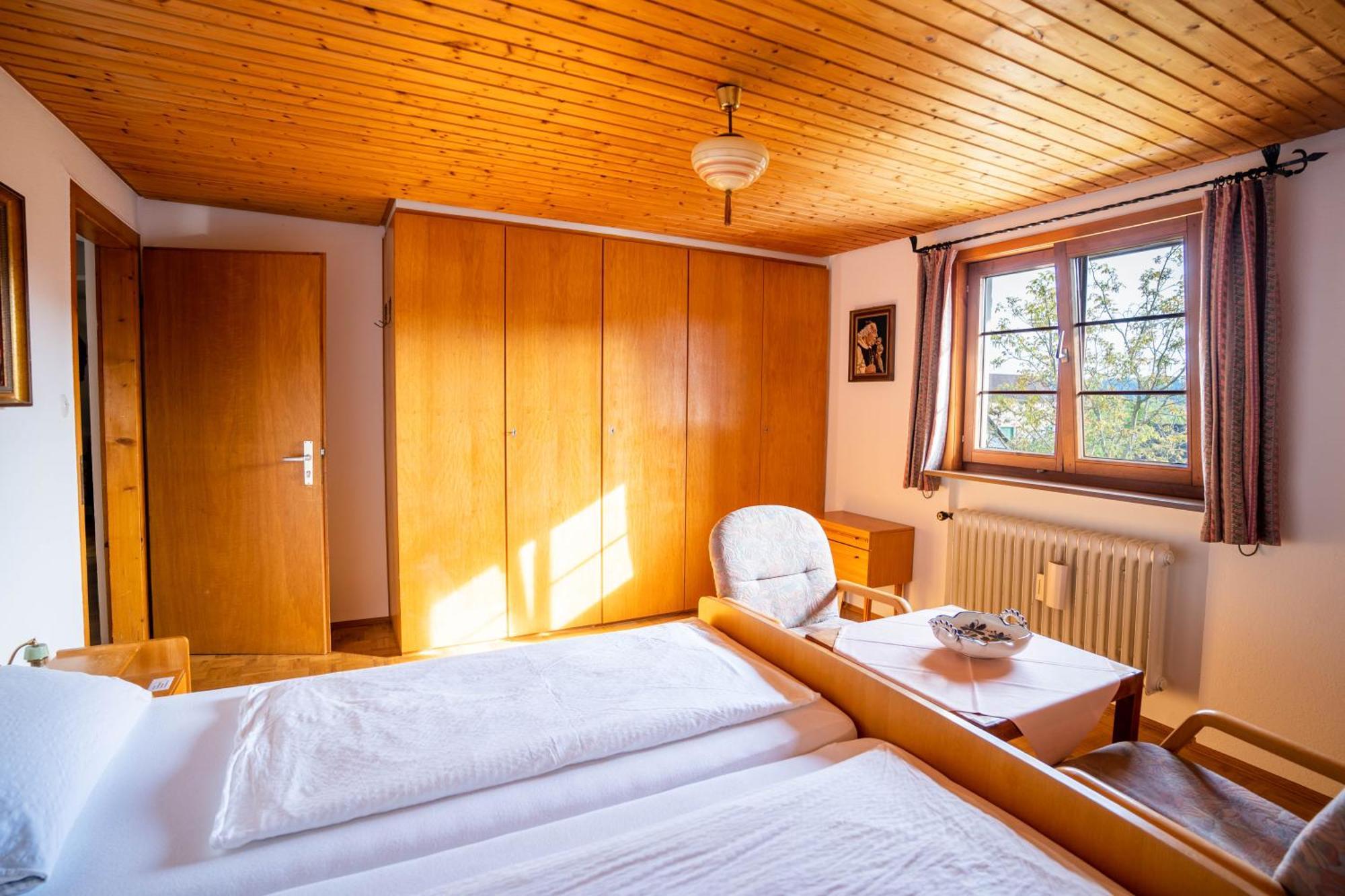 Doppelzimmer mit eigenem externen Bad